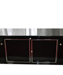 highgloss black, wonderful straight body, 4 big swingdoors, middledoors made of painted glas, big chromelines, handpolished