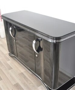 wonderful curved doors, highgloss black, big chromelines, hand polished, massive shelve