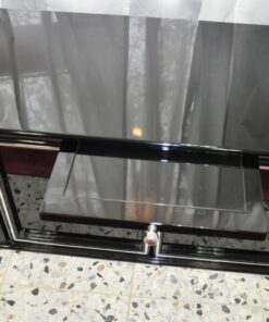 highgloss black, wonderful straight body, 4 big swingdoors, middledoors made of painted glas, big chromelines, handpolished