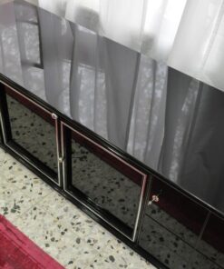 highgloss black, wonderful straight body, 4 big swingdoors, middledoors made of painted glas, big chromelines, handpolished