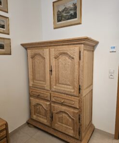 Cabinet Belgian oak solid wood