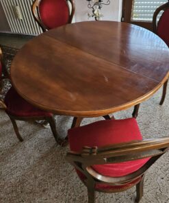 Chippendal extendable table including 4 chairs