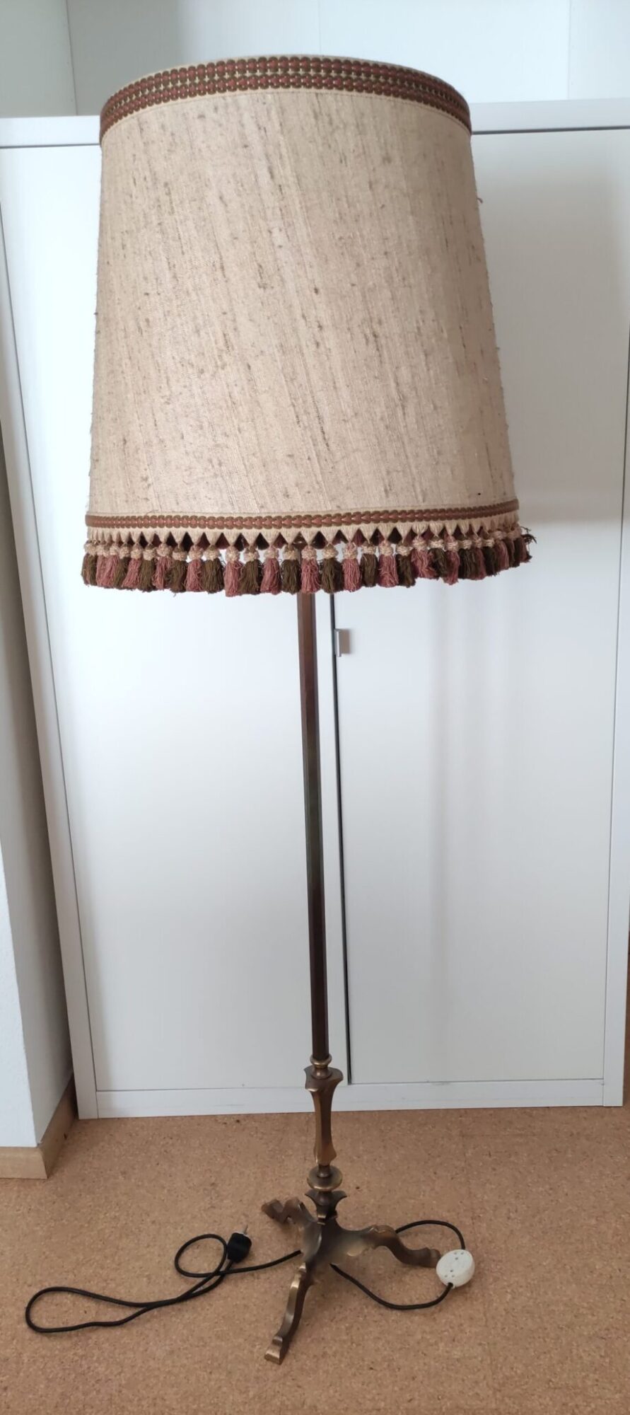 Stehlampe-scaled-2.jpg