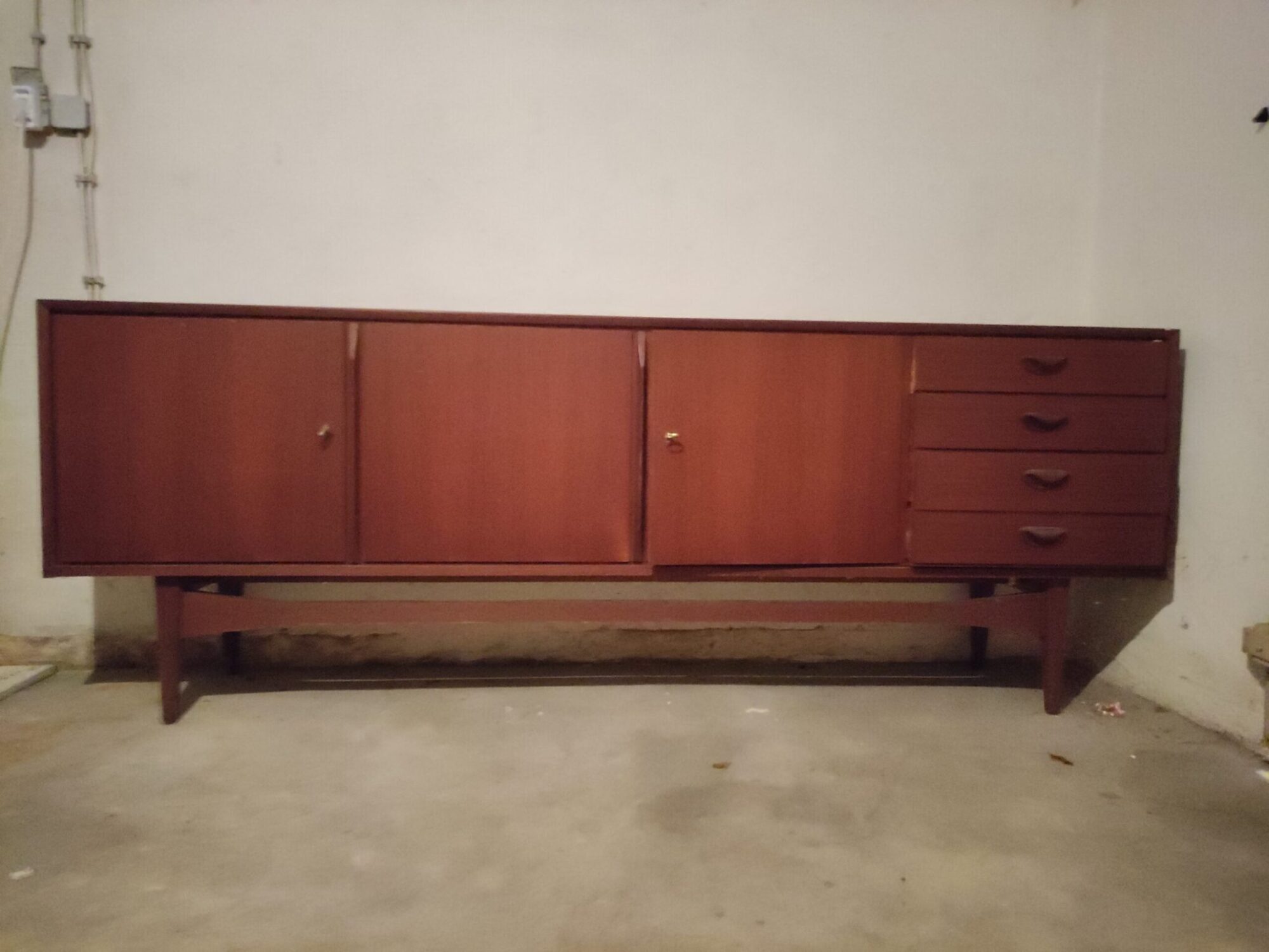 Teak-Sideboard-Gesamtansicht-scaled-1.jpg