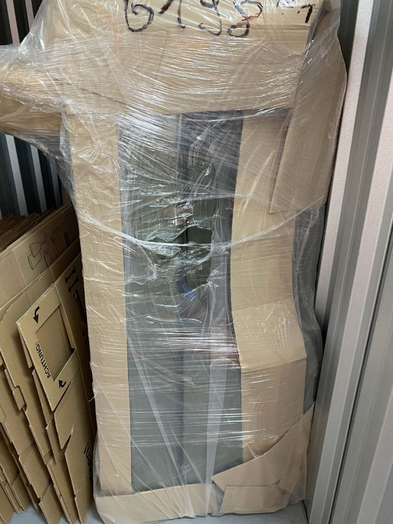 4-Sofa-originalverpackt-scaled-1.jpeg