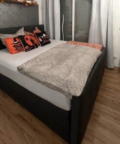 Boxspringbett inklusive neuen Matratzen und neuem Topper