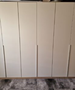 Kleiderschrank