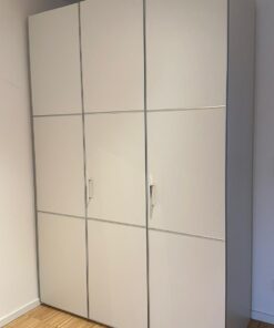 Kleiderschrank Trio-3, von Who's Perfect