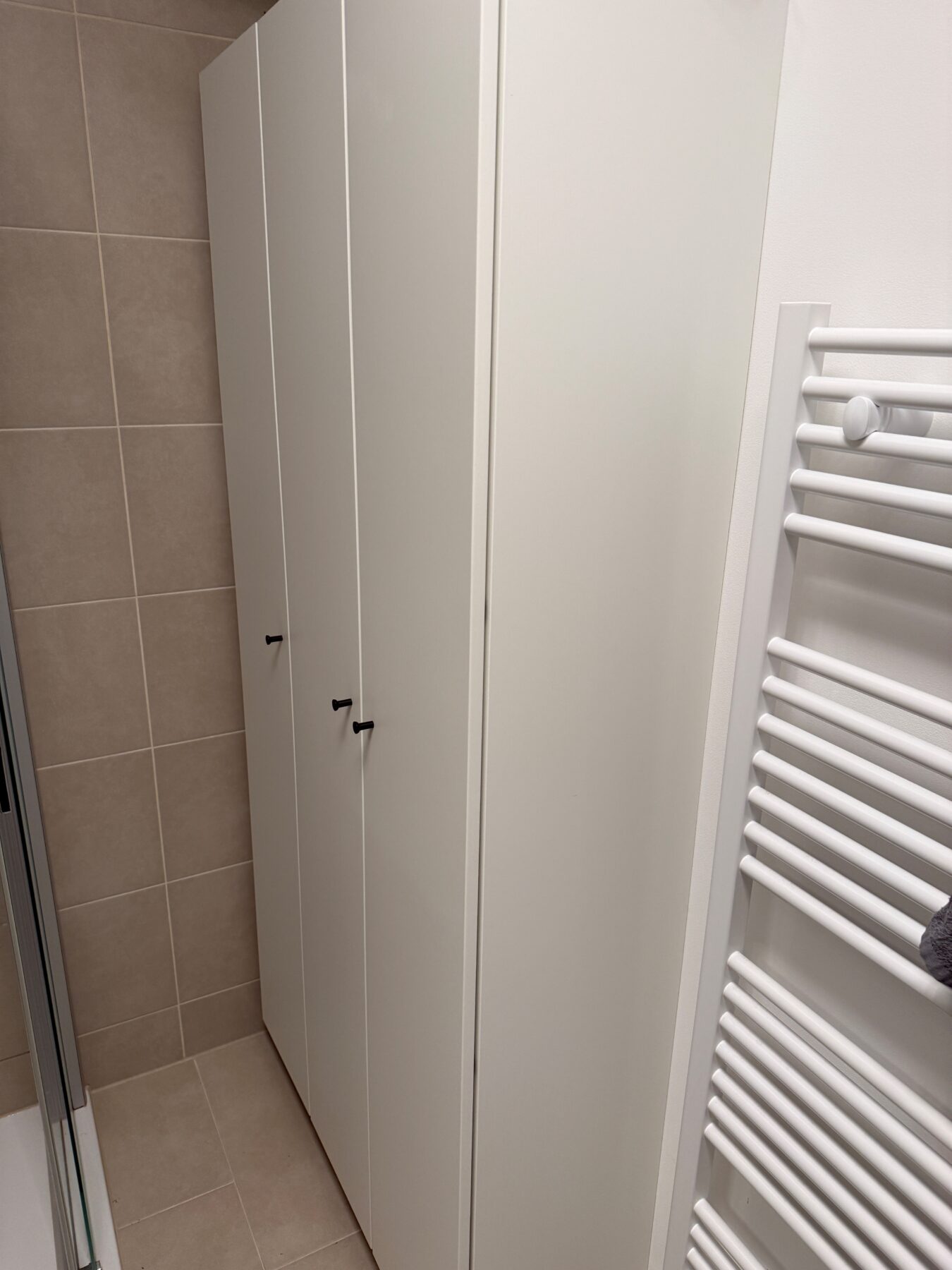 Badezimmermoebel-scaled-1.jpg