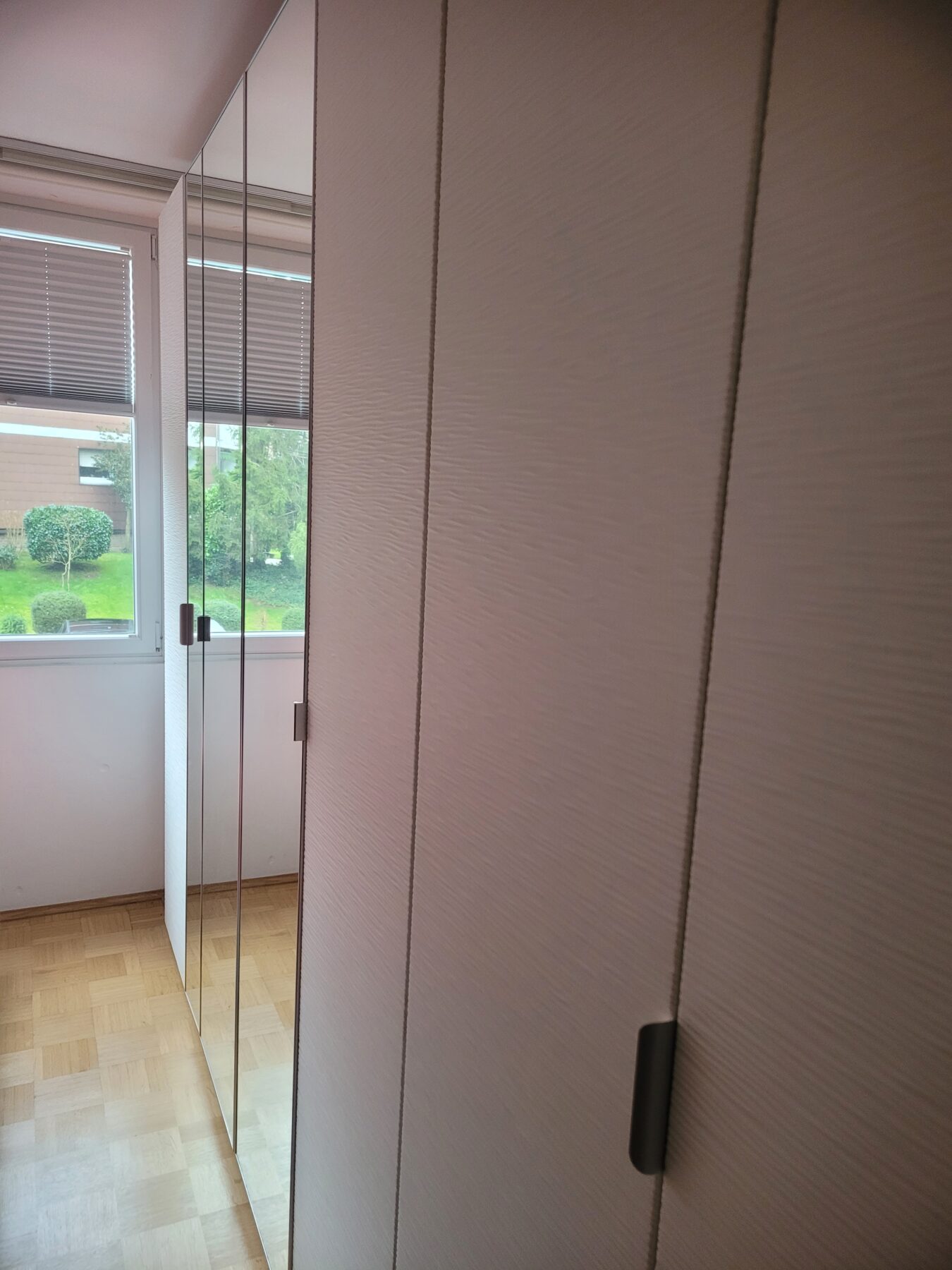 Schrank-2-aussen-2-scaled-1.jpg