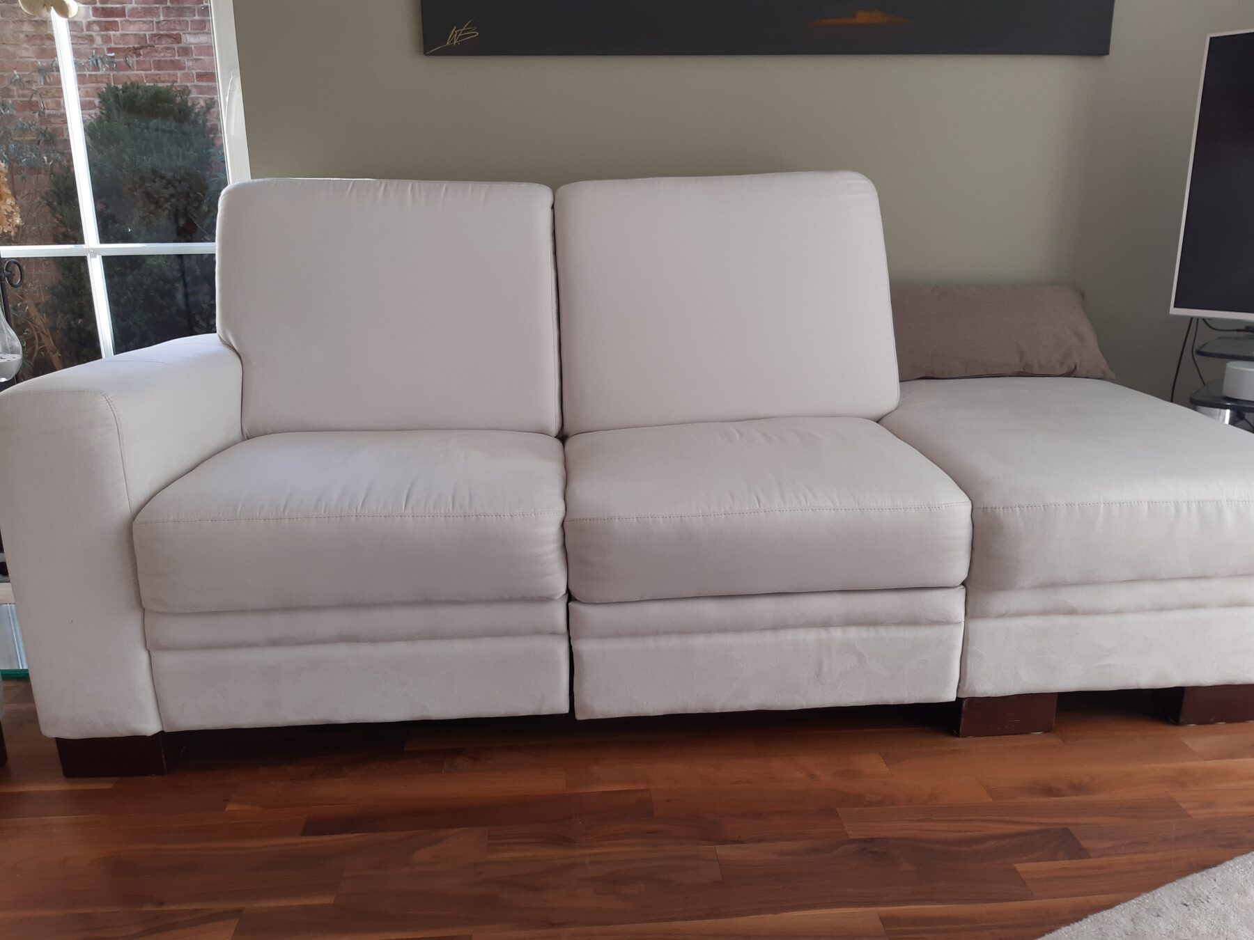 Sofa-2er-mit-offenem-Ende-und-Hocker-scaled-1.jpg