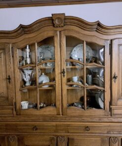 Wohnzimmerschrank