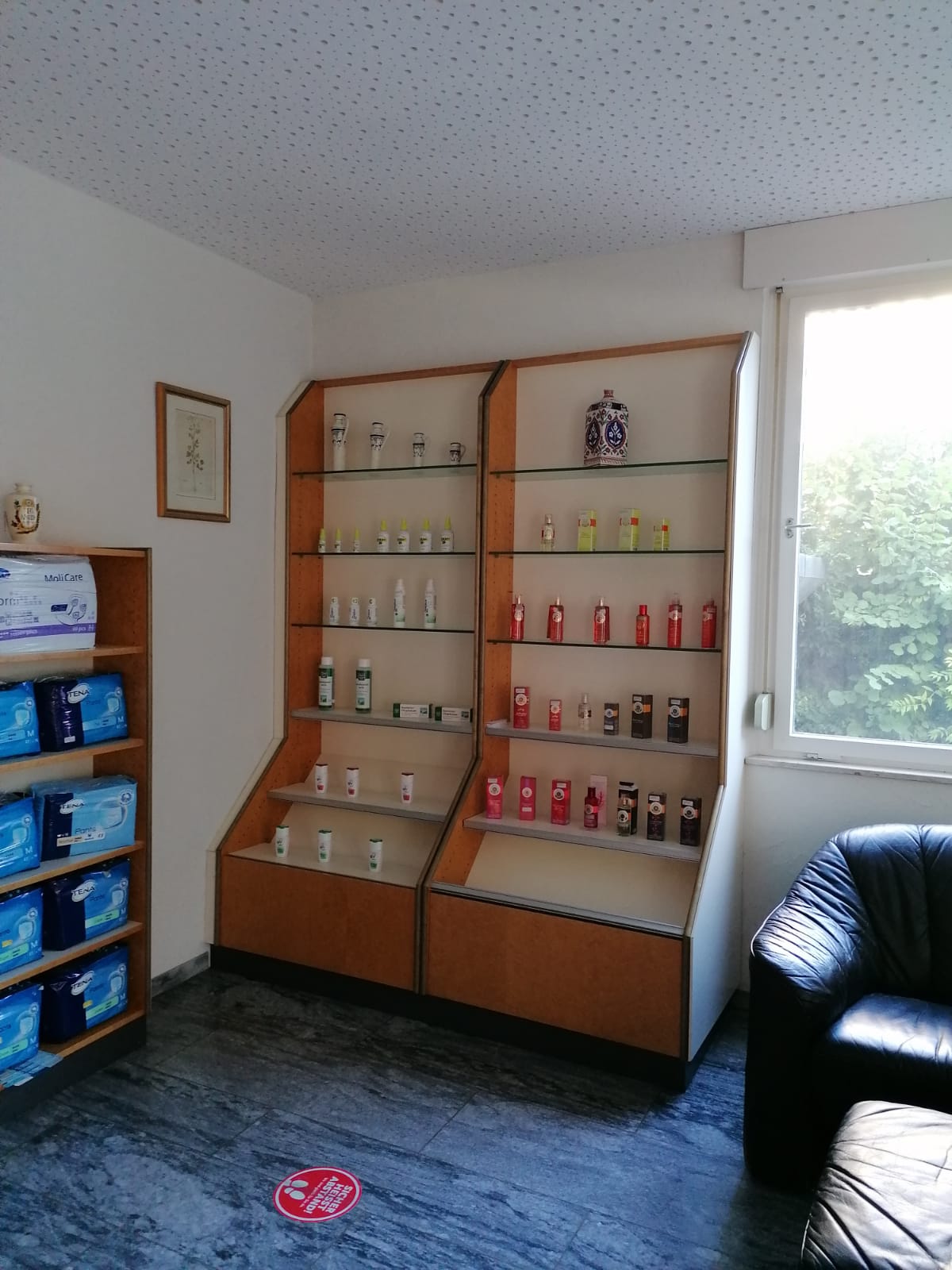 Apothekenregal-4.jpeg