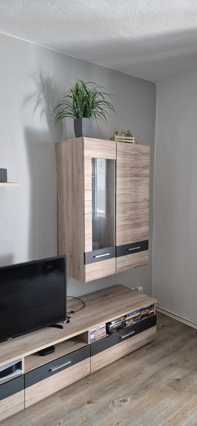 Haengevitrine-scaled-1.jpg