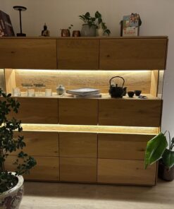 Eiche Massiv Highboard beleuchtet. Name Hillsboro
