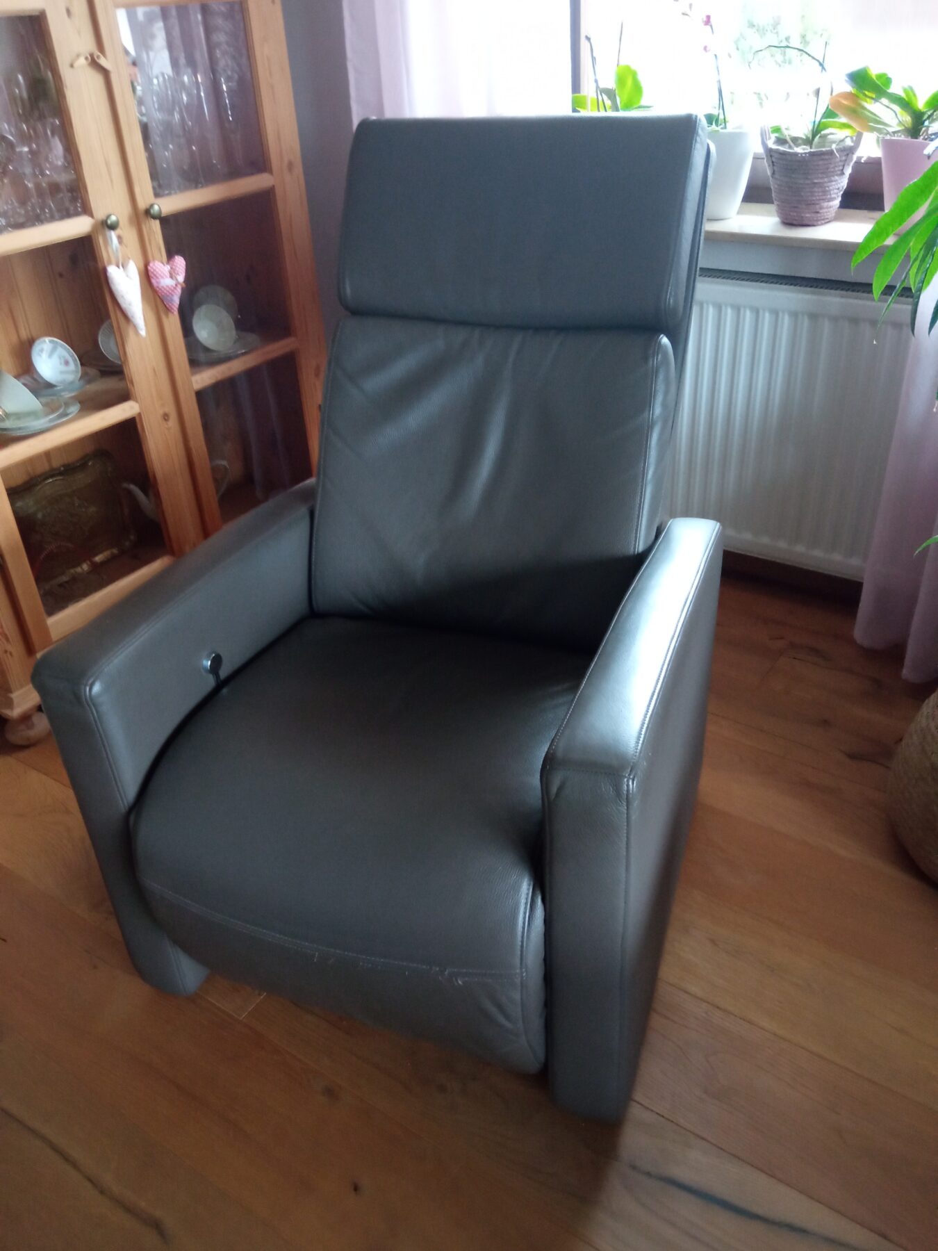 Ledersessel-2-scaled-1.jpg