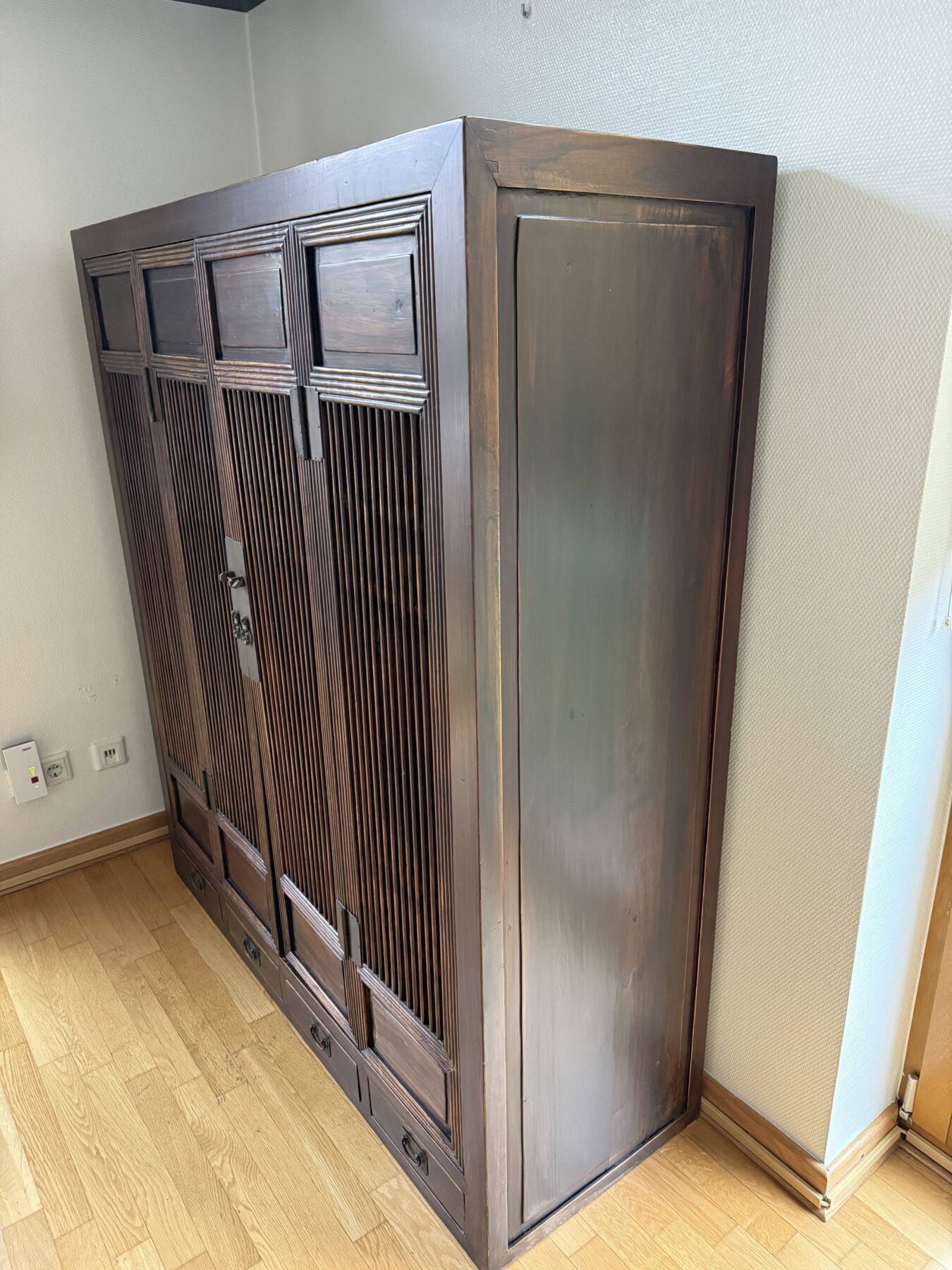 Schrank-5-scaled-1.jpg