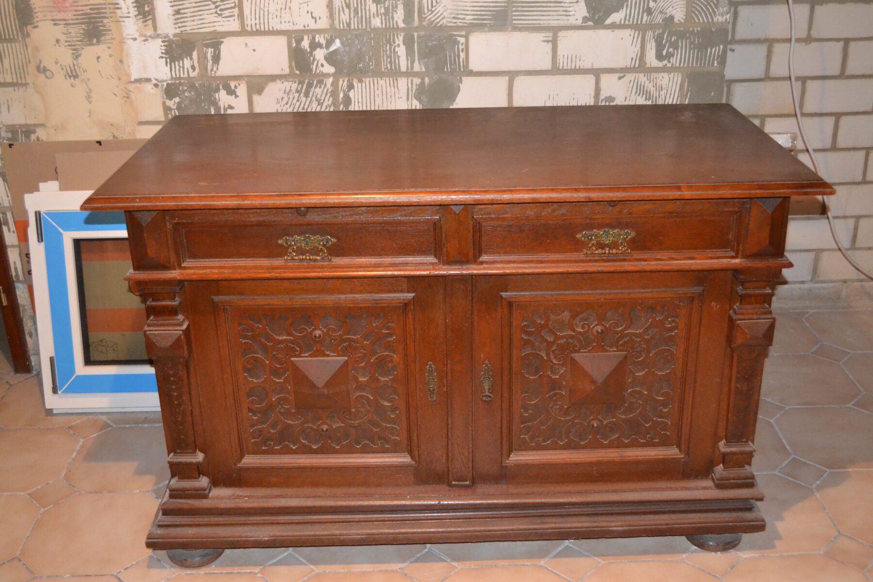 Eichenschrank-1-scaled-1.jpg