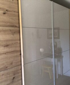 Kleiderschrank