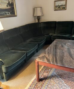 Wohnlandschaft über Eck samt+grün mit passendem Sessel