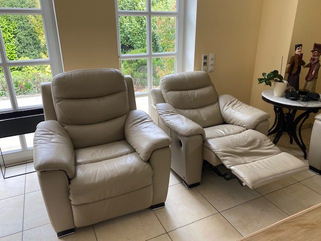 Leather-sofa-mit-elekto-1.jpg