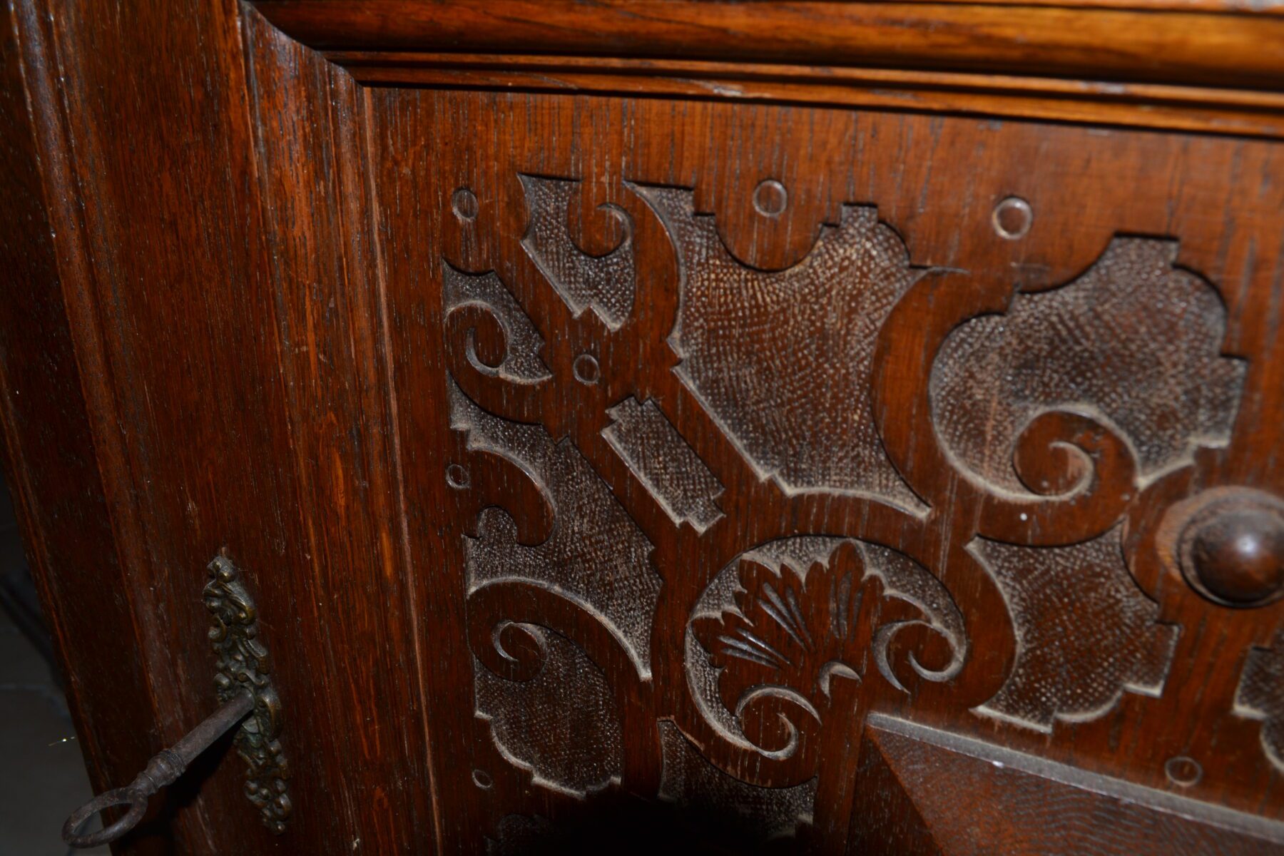 eichenschrank11-scaled-1.jpg