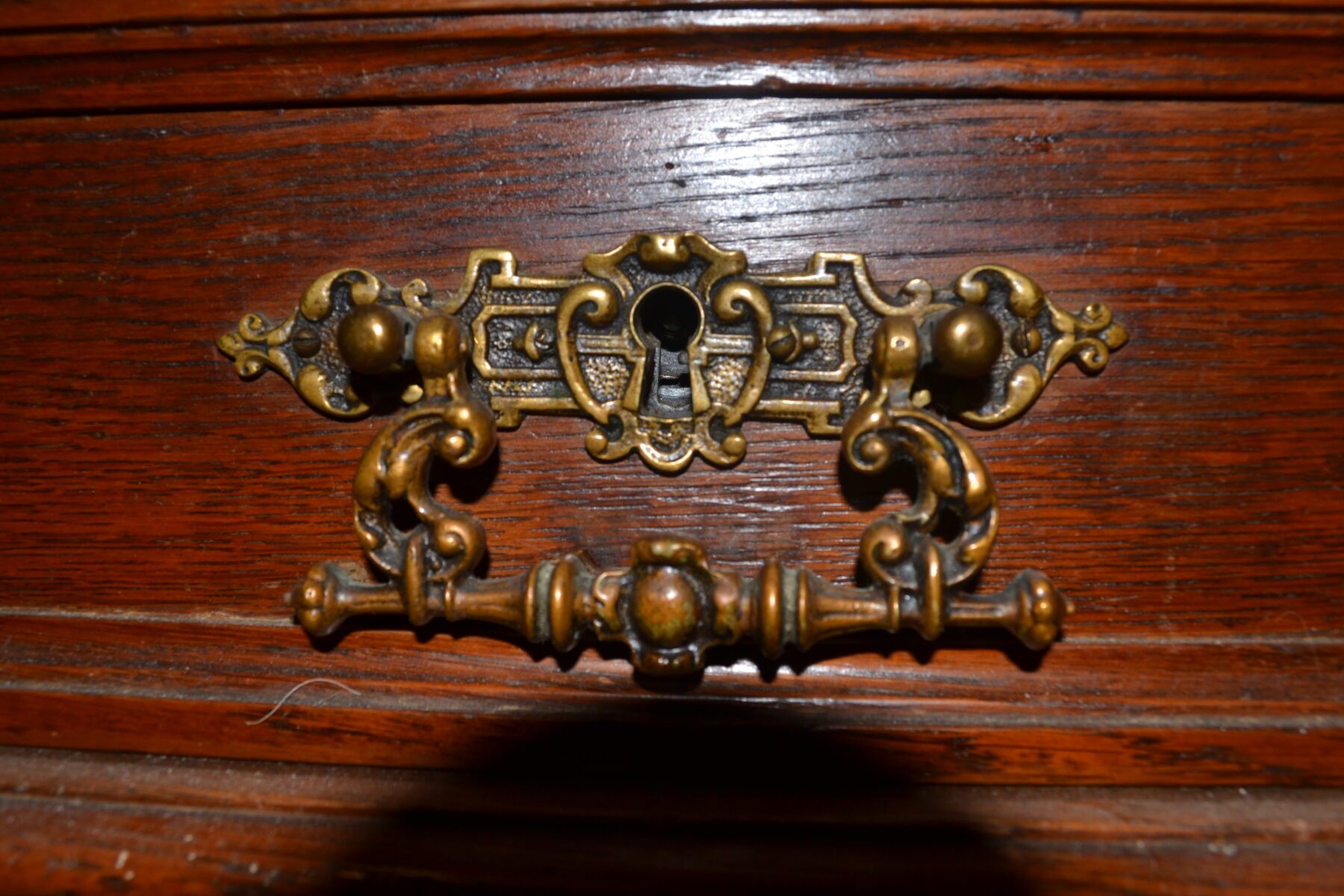 eichenschrank3-scaled-1.jpg