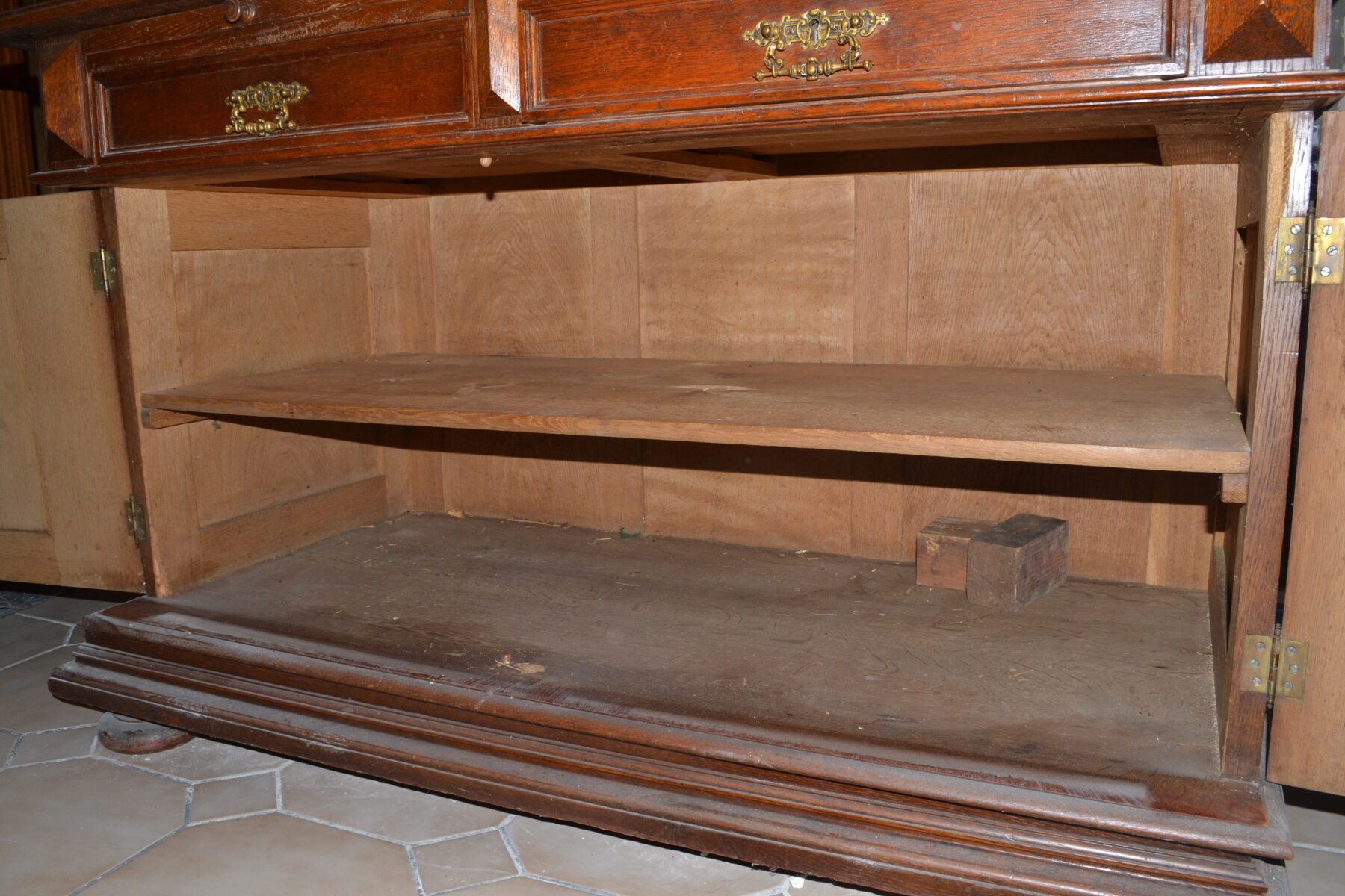 eichenschrank8-scaled-1.jpg