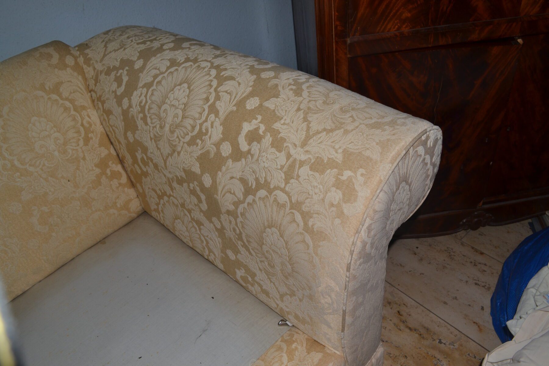 sofa7-scaled-1.jpg