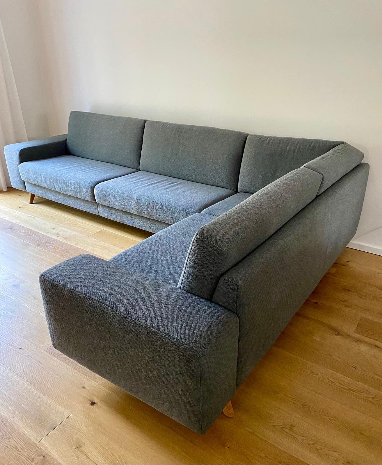 Sofa2.jpg
