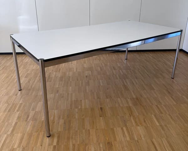 USM-Haller-Tisch.jpg