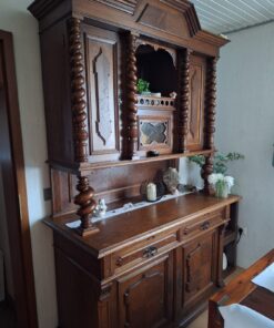 Alter Holzschrank Handarbeit