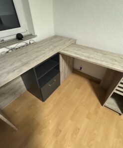 Schreibtisch