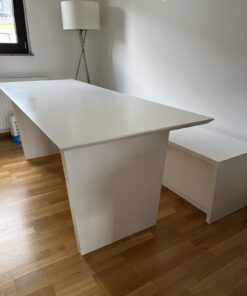 Esstisch mit Sitzbank