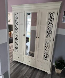 Kleiderschrank