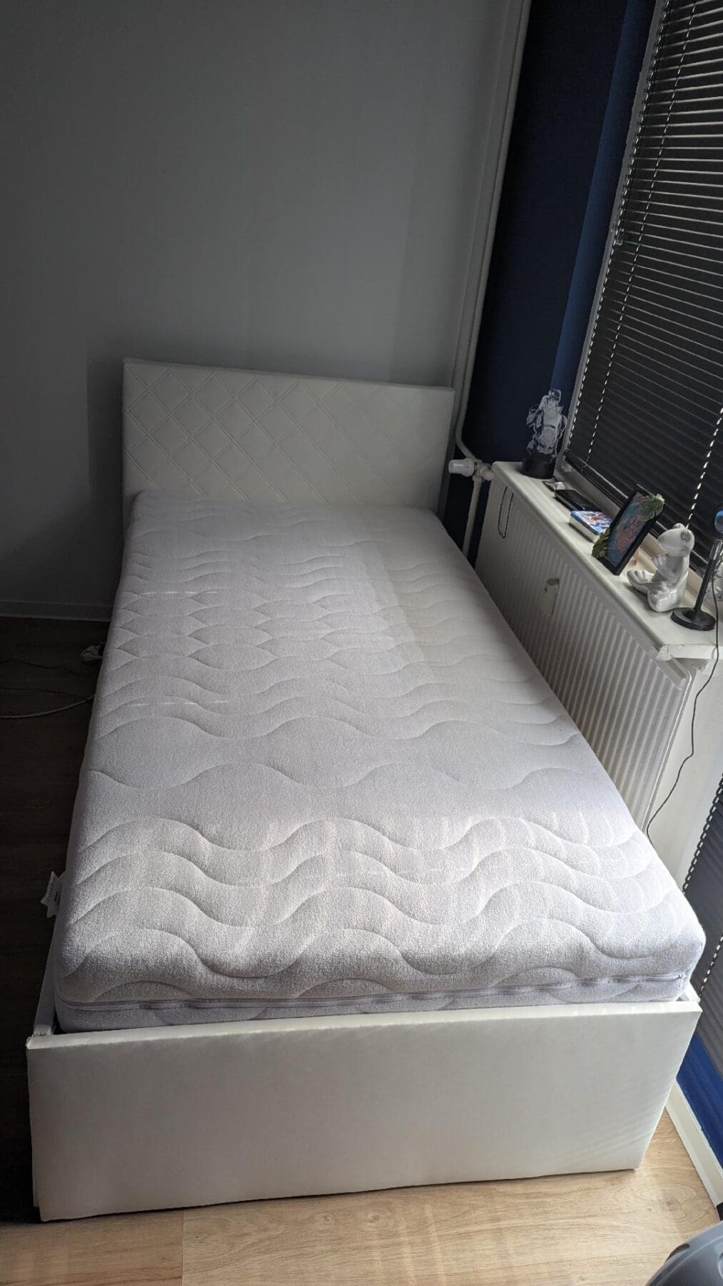 Bett-3-scaled-1.jpg