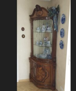 Eckvitrine Intarsien