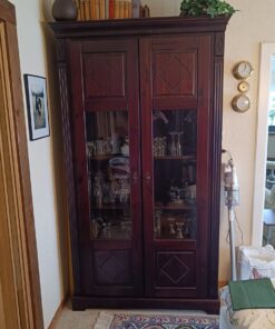 Vitrinenschrank
