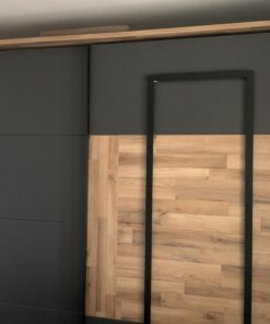 Kleiderschrank