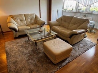 Ledercouch-Garnitur-mit-Hocker-2.jpg