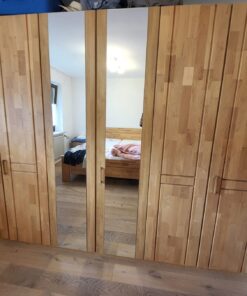 Kleiderschrank