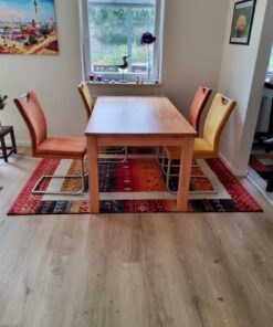 Tischgruppe (Esstisch und 4 Schwinger)