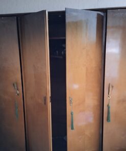 Kleiderschrank