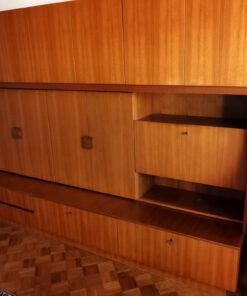 Wohnzimmerschrank