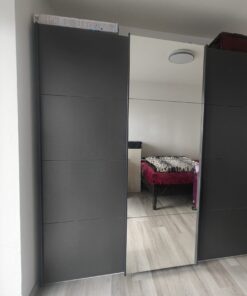 Kleiderschrank