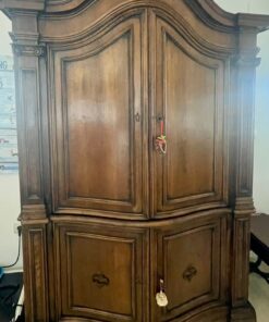 Schrank massiv Nussbaum