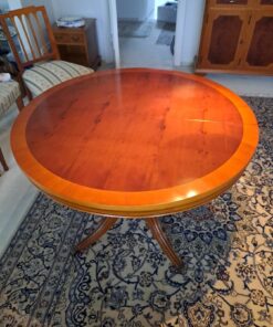 Esstisch, Eibe Höhe= 75 cm Rund mit Durchmesser 105 cm, Oval mit Einlegeplatte + 42 cm