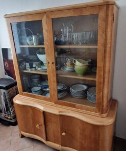 Vitrinenschrank