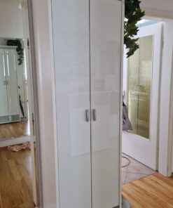 Garderobenschrank