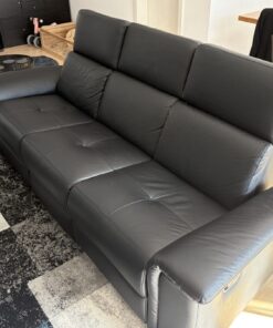 Echtleder 3-Sitzer mit man. Relaxfunktion inkl. Hocker